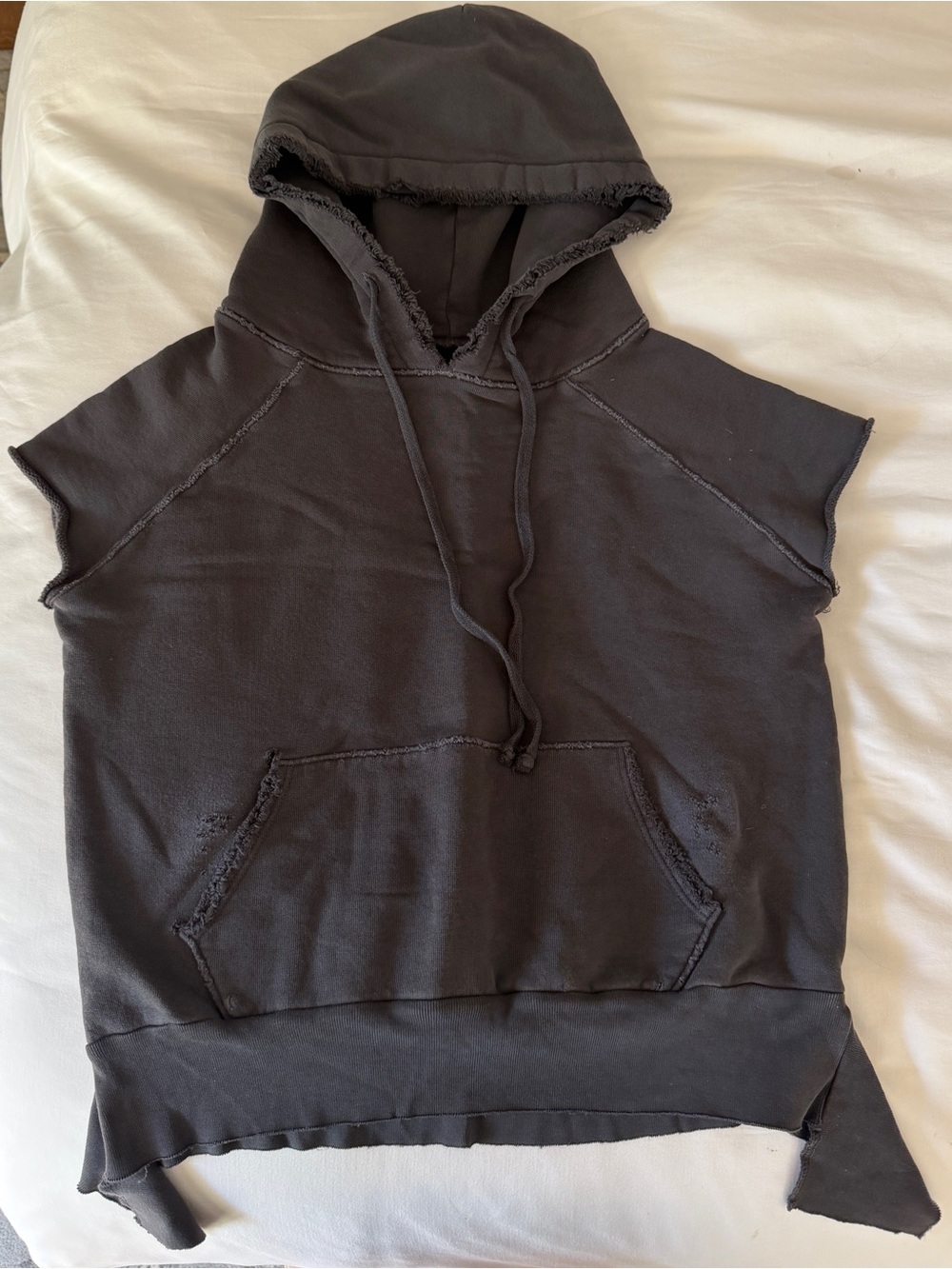 Frank & Eileen Black Raw-Edge Sleeveless Hoodie